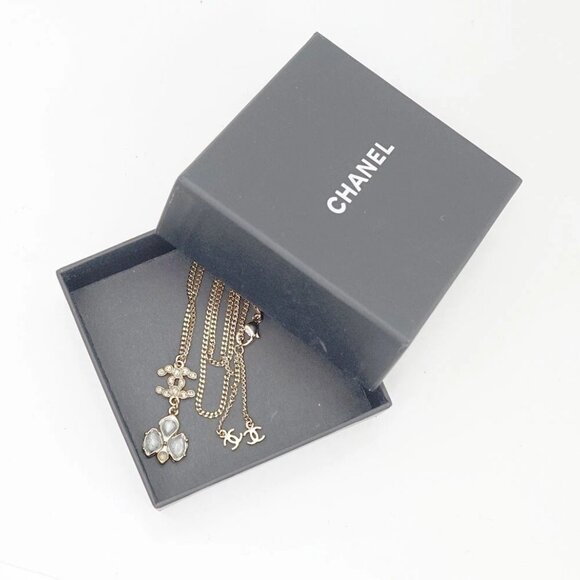 CHANEL CC Logos Gripoix Stones Charm Necklace 23" Gold Tone A12A Auth w/Box - Picture 7 of 7